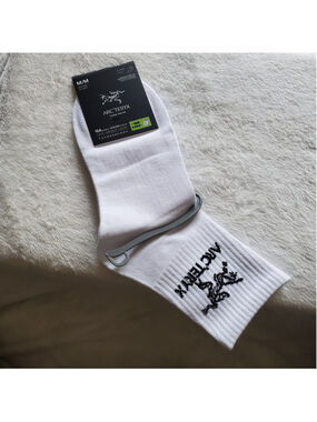 Men's Arc'teryx Casual Socks Size M 7-10 white and Black